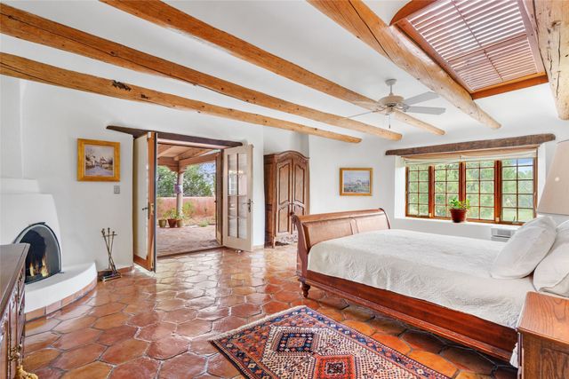 61 Calle San Martin, Santa Fe, NM 87506