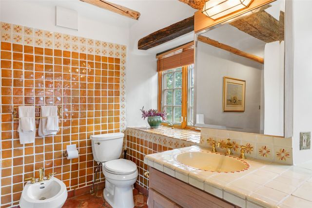 61 Calle San Martin, Santa Fe, NM 87506