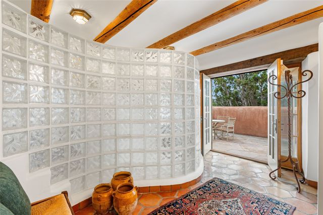 61 Calle San Martin, Santa Fe, NM 87506