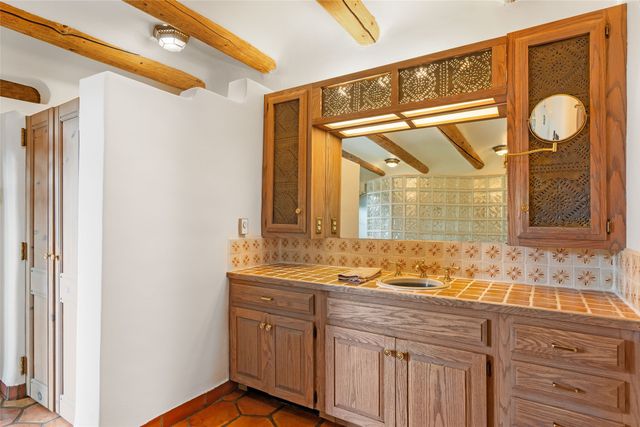 61 Calle San Martin, Santa Fe, NM 87506