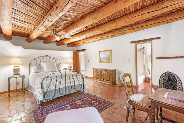 61 Calle San Martin, Santa Fe, NM 87506