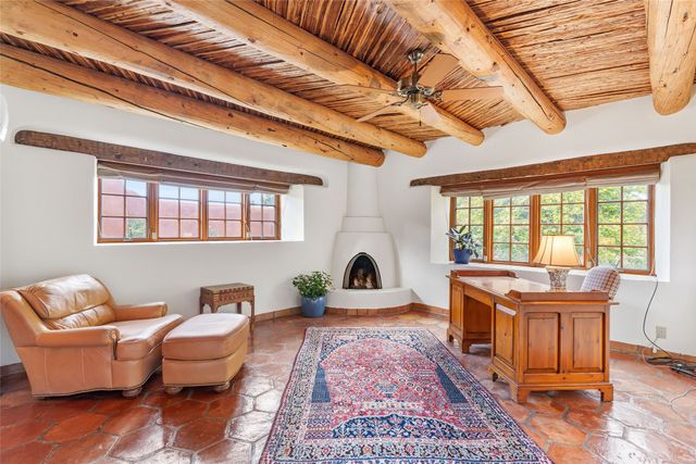 61 Calle San Martin, Santa Fe, NM 87506