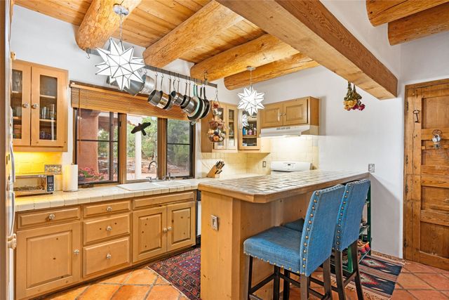 61 Calle San Martin, Santa Fe, NM 87506