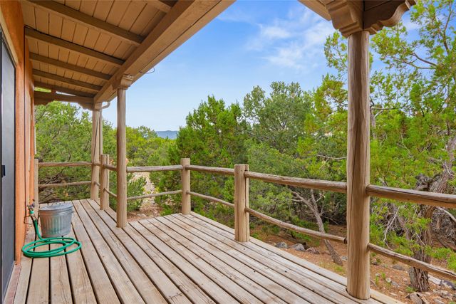 61 Calle San Martin, Santa Fe, NM 87506