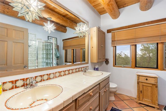 61 Calle San Martin, Santa Fe, NM 87506