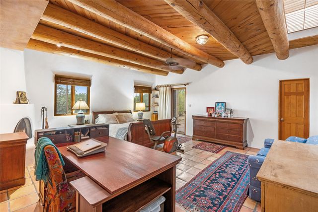 61 Calle San Martin, Santa Fe, NM 87506