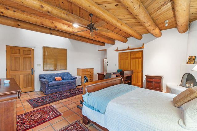 61 Calle San Martin, Santa Fe, NM 87506