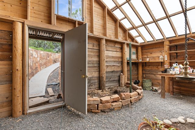 61 Calle San Martin, Santa Fe, NM 87506