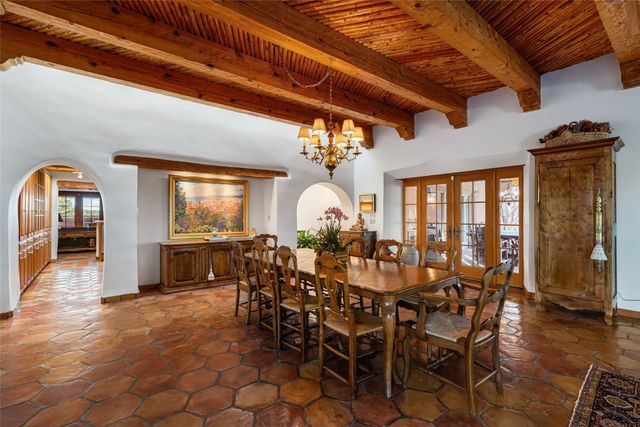 61 Calle San Martin, Santa Fe, NM 87506