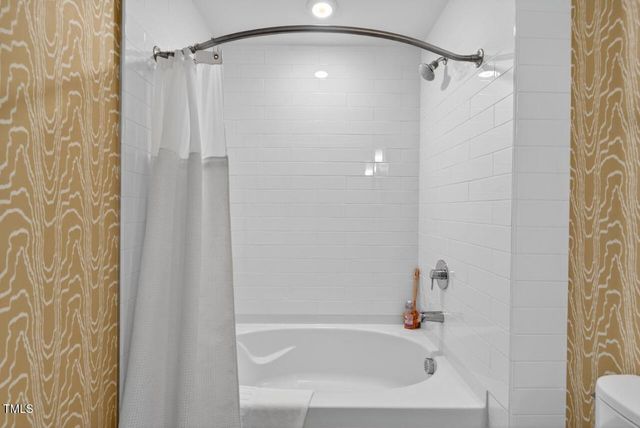 400 Hunt Street 406, Durham, NC 27701