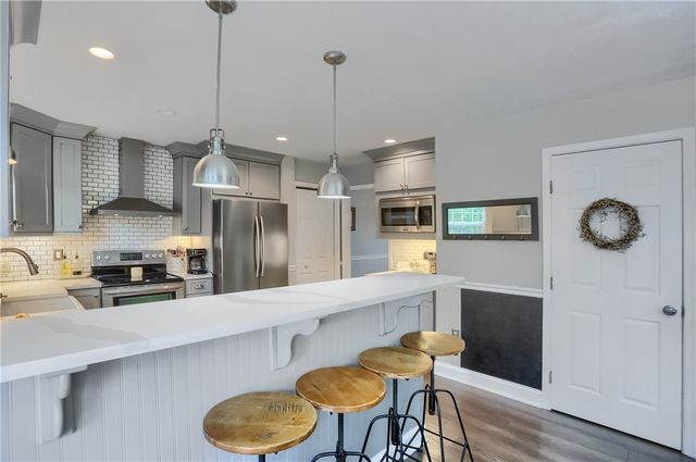 13 Bradley Ct, Cranberry Twp, PA 16066