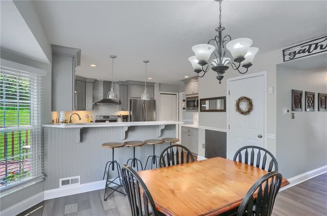 13 Bradley Ct, Cranberry Twp, PA 16066