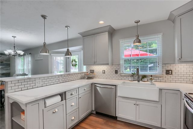 13 Bradley Ct, Cranberry Twp, PA 16066
