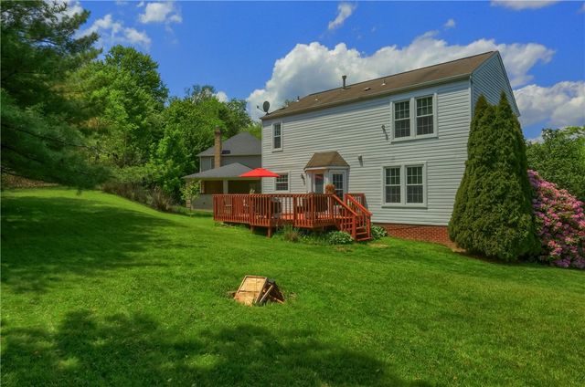 13 Bradley Ct, Cranberry Twp, PA 16066