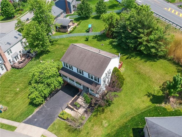 13 Bradley Ct, Cranberry Twp, PA 16066