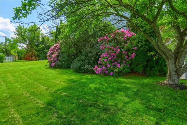 13 Bradley Ct, Cranberry Twp, PA 16066
