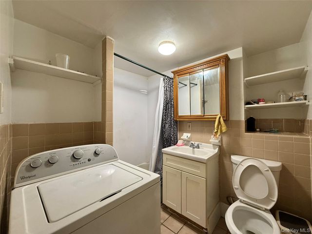 5718 79th Avenue, Glendale, NY 11385