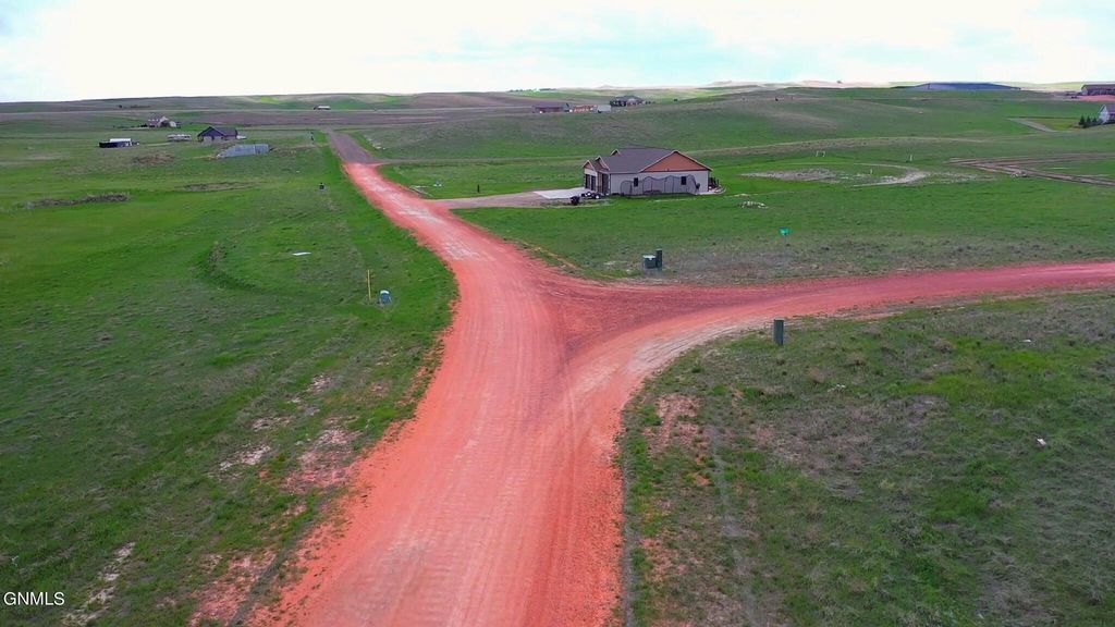 2498 Ridgeview Road, Watford City, ND 58854 photo 4