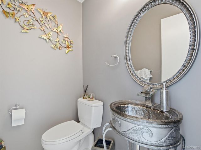 48507 Montelepre Drive, Shelby Charter Township, MI 48315