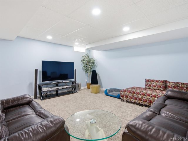 48507 Montelepre Drive, Shelby Charter Township, MI 48315