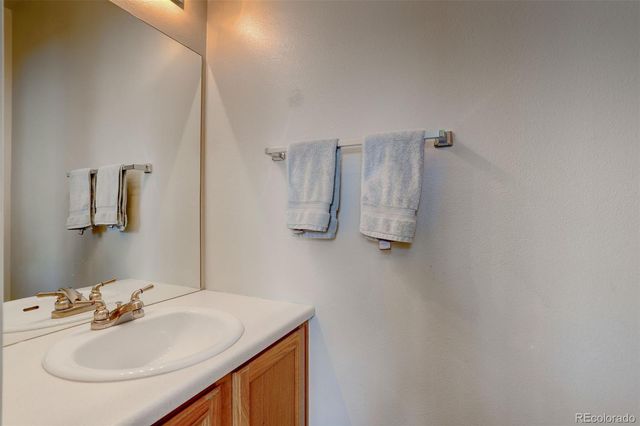 4120 E 119th Place B, Thornton, CO 80233