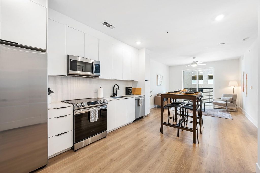 1701 Simond Ave 201, Austin, TX 78723