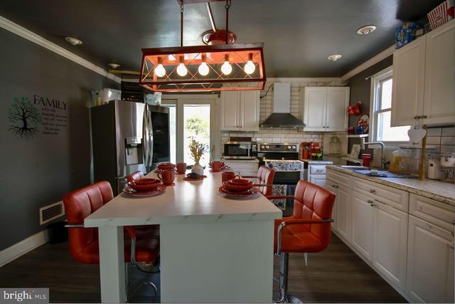 1047 HARRISON ST, Bristol, PA 19007