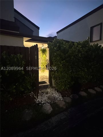 9819 NW 4th Ter 9819, Miami, FL 33172