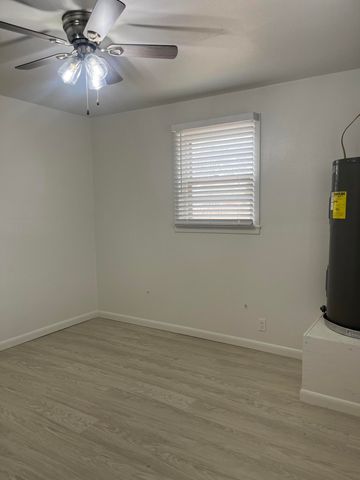 2312 N 1st Street, Tahoka, TX 79373