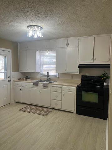 2312 N 1st Street, Tahoka, TX 79373