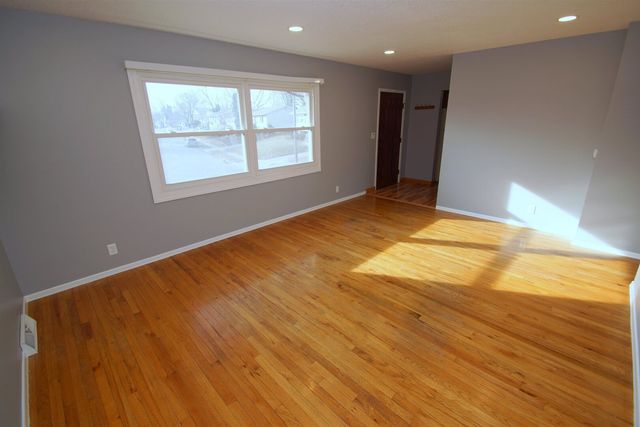 3618 Magnolia Court, Bettendorf, IA 52722