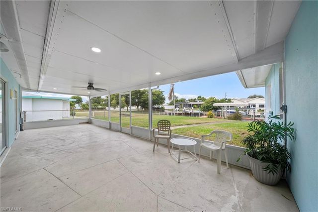 5146 Glade CT, Cape Coral, FL 33904