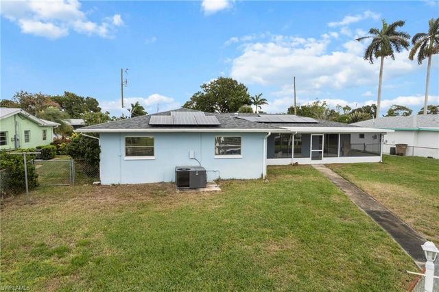 5146 Glade CT, Cape Coral, FL 33904