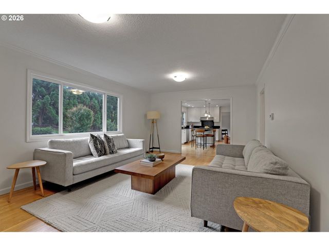 6730 Sw PRESLYNN Dr, Portland, OR 97225