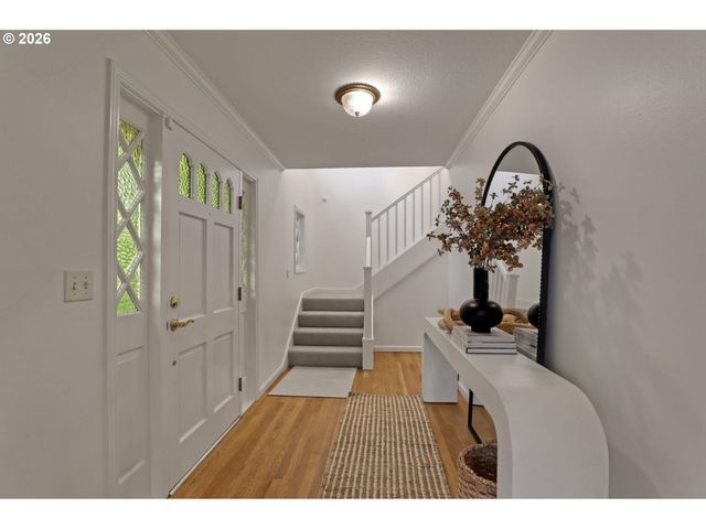 6730 Sw PRESLYNN Dr, Portland, OR 97225