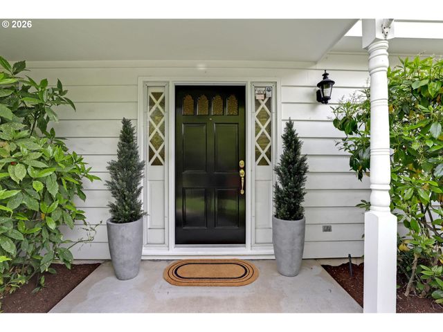 6730 Sw PRESLYNN Dr, Portland, OR 97225