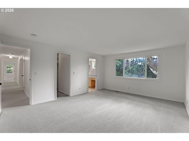 6730 Sw PRESLYNN Dr, Portland, OR 97225