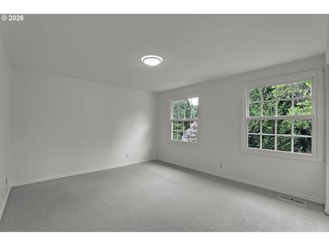 6730 Sw PRESLYNN Dr, Portland, OR 97225