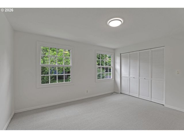 6730 Sw PRESLYNN Dr, Portland, OR 97225