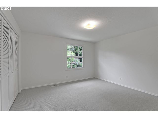 6730 Sw PRESLYNN Dr, Portland, OR 97225