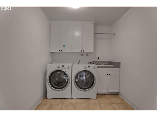 6730 Sw PRESLYNN Dr, Portland, OR 97225