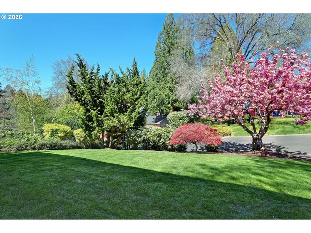 6730 Sw PRESLYNN Dr, Portland, OR 97225