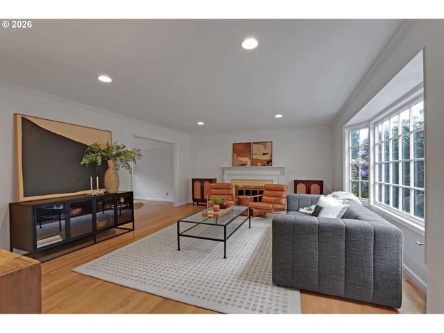6730 Sw PRESLYNN Dr, Portland, OR 97225