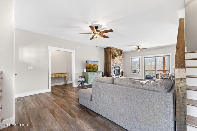 1156 Sunset Ridge Drive, Crossville, TN 38571