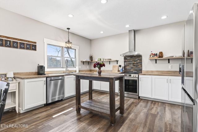 1156 Sunset Ridge Drive, Crossville, TN 38571