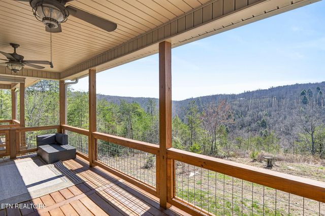 1156 Sunset Ridge Drive, Crossville, TN 38571