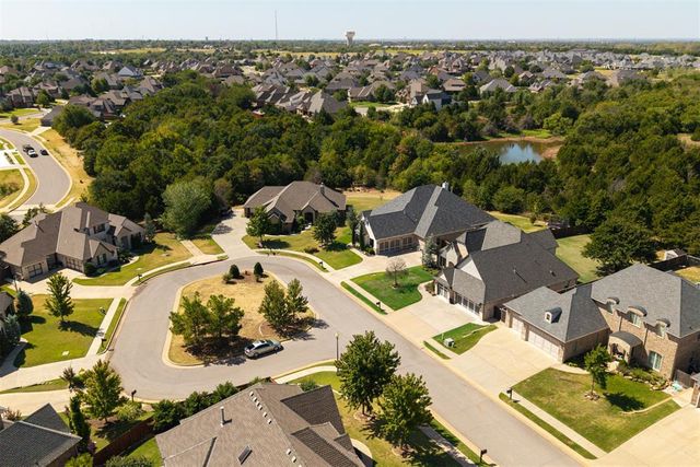 5317 Gateway Bridge Court, Edmond, OK 73034