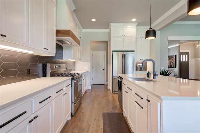 5317 Gateway Bridge Court, Edmond, OK 73034