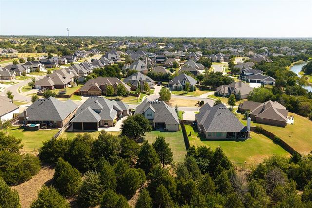 5317 Gateway Bridge Court, Edmond, OK 73034