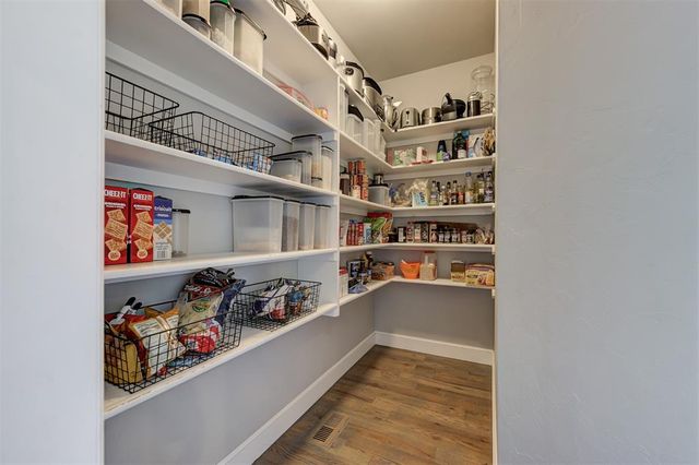 5317 Gateway Bridge Court, Edmond, OK 73034